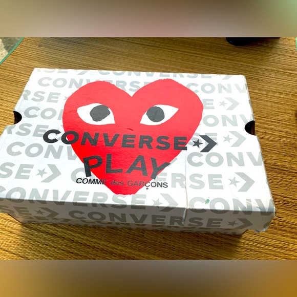 Comme De Garçon PLAY X Converse Hightop sneakers. - Picture 9 of 11